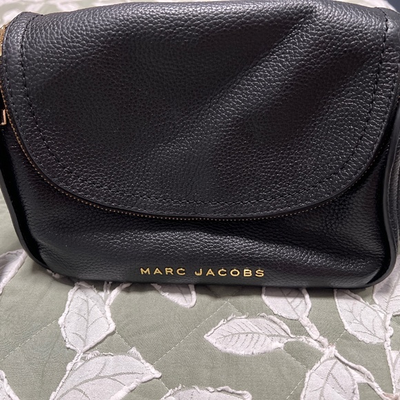 Marc Jacobs mini groove crossbody bag - Picture 1 of 4